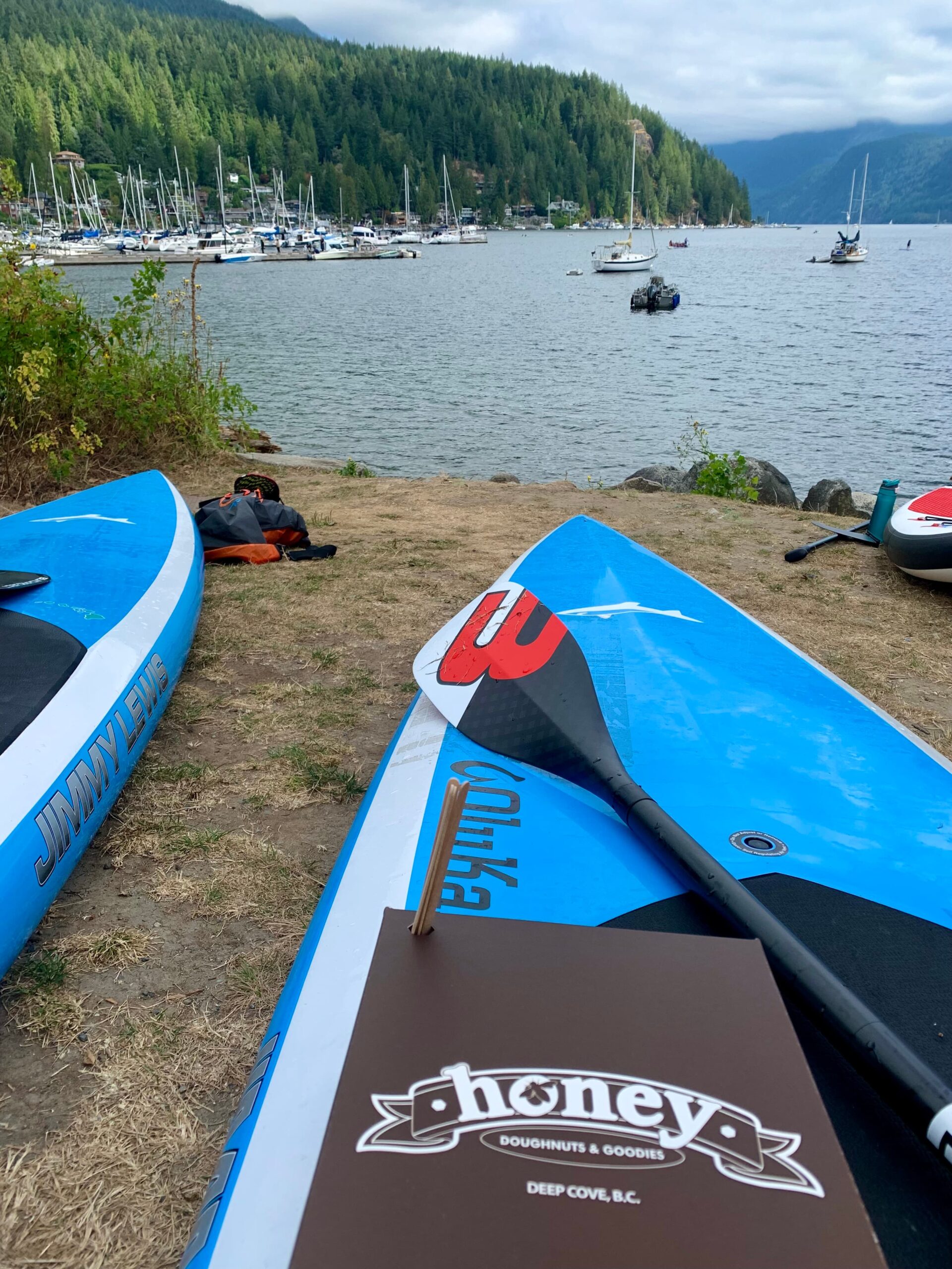 Stand Up Paddle Vancouver specialty tour, Deep Cove for donuts