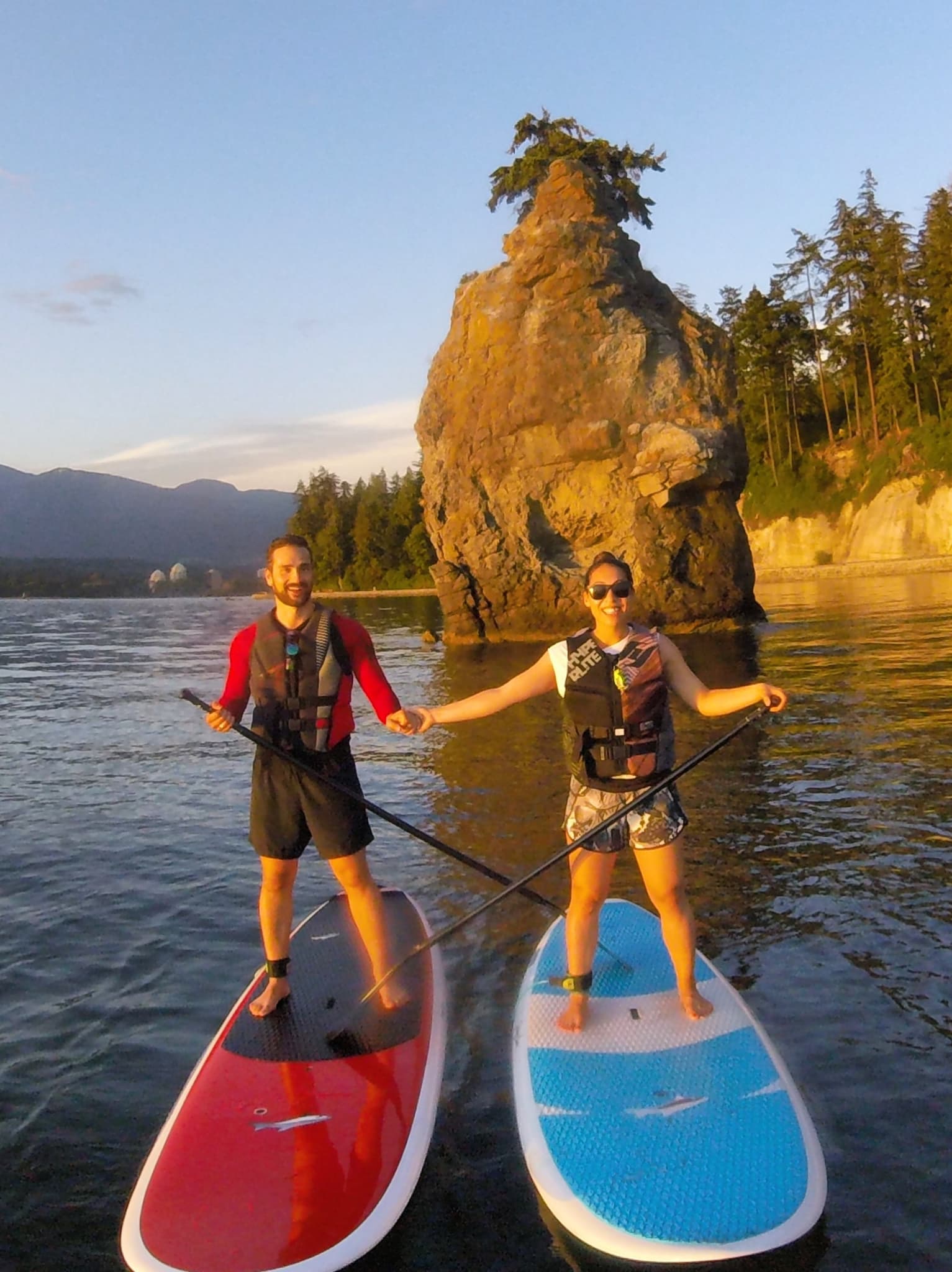 Stand Up Paddle Vancouver specialty programs and tours